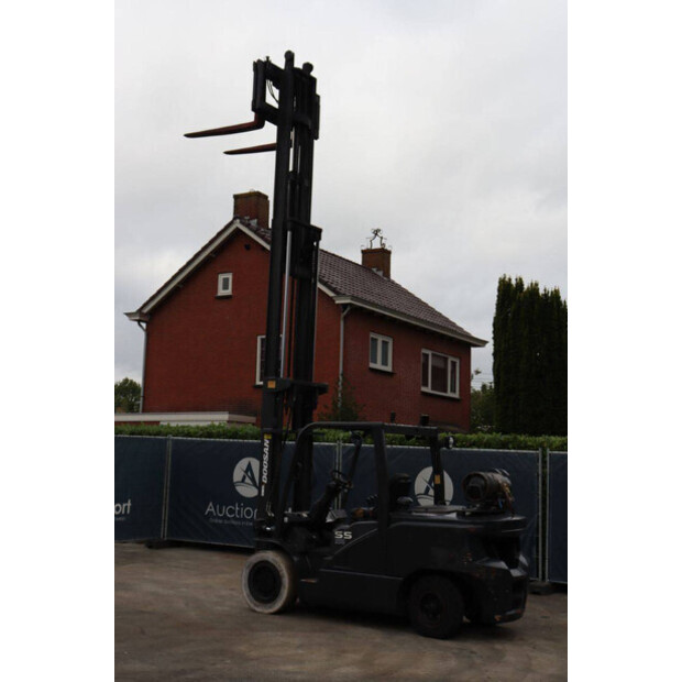 2019 Doosan G55C-7-44145388