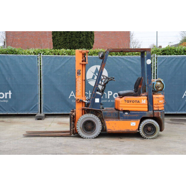 1990 Toyota 42-5FG14-44145453