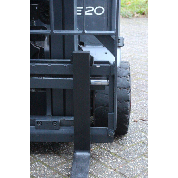 2014 ليندي E20PL-01-44145924