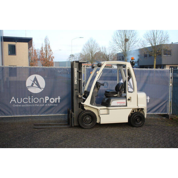 2014 نيسان Y1D2A25Q-44146242