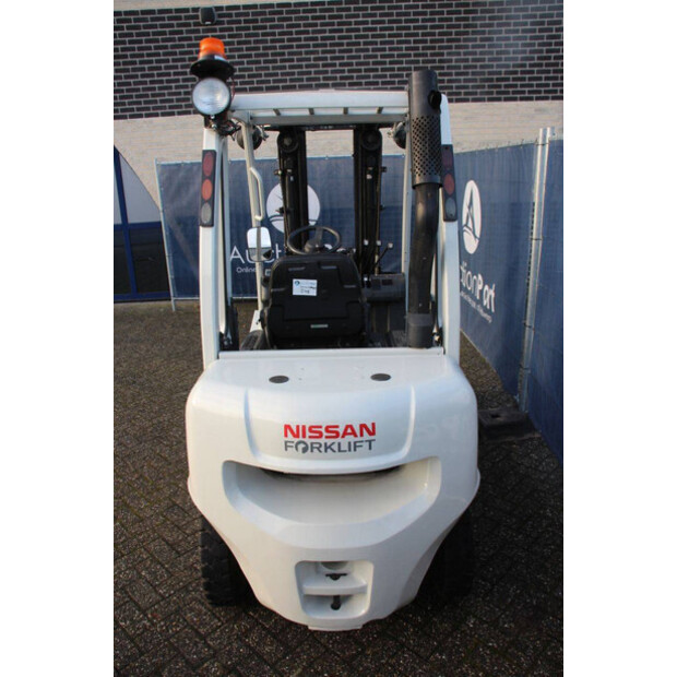 2014 نيسان Y1D2A25Q-44146245