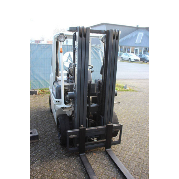 2014 نيسان Y1D2A25Q-44146247