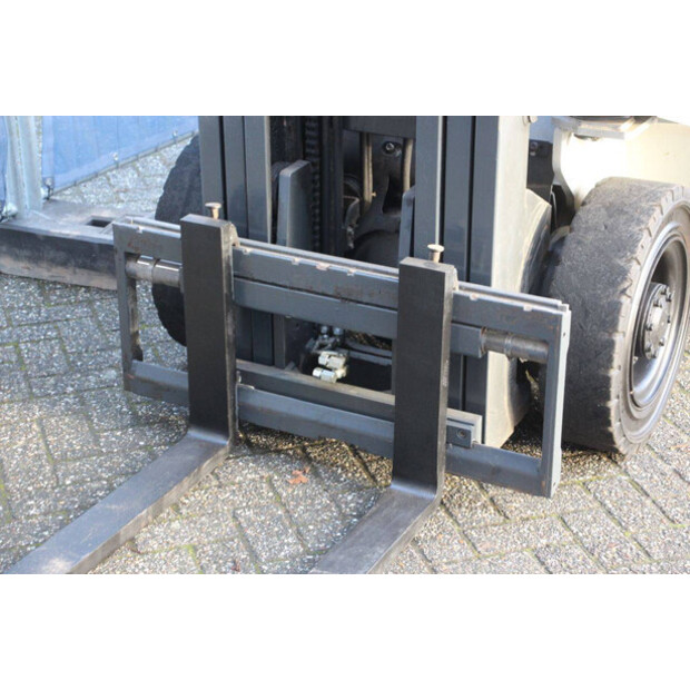 2014 نيسان Y1D2A25Q-44146251