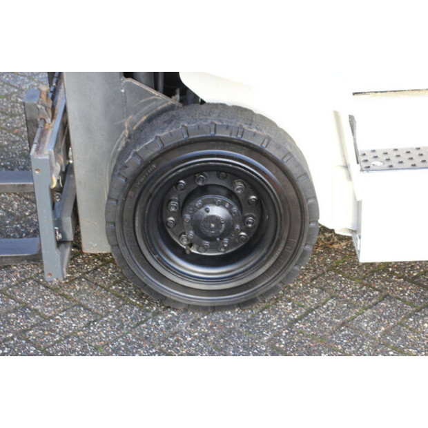 2014 نيسان Y1D2A25Q-44146255