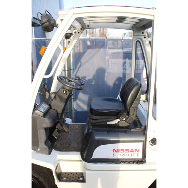 2014 نيسان Y1D2A25Q-44146260