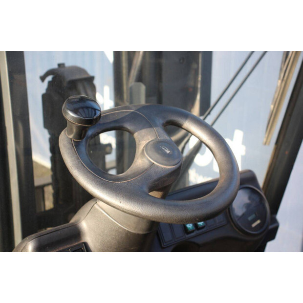 2001 ليندي E16-02-44146310