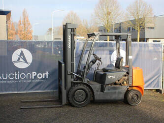 صورة ل رافعات 2011 دووسان D23S-3