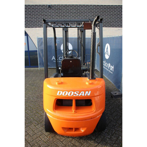 2011 Doosan D23S-3-44146446