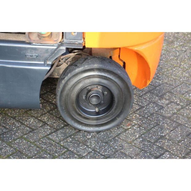 2011 Doosan D23S-3-44146455