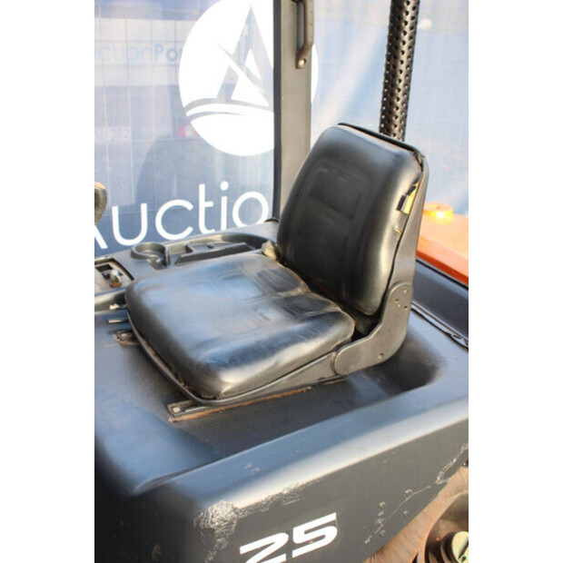 2011 Doosan D23S-3-44146460