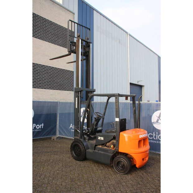 2011 Doosan D23S-3-44146468