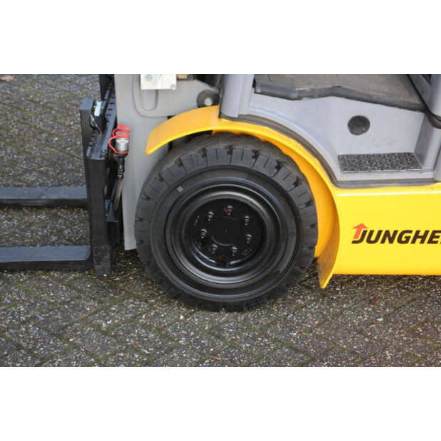 2019 Jungheinrich TFG320S-44146483