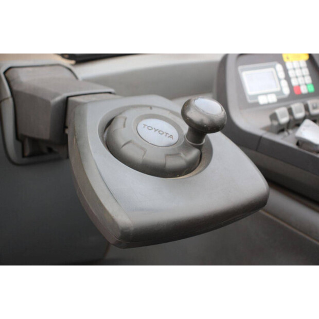 2017 Toyota RRE180-44146564