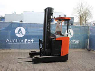 صورة ل الشاحنات ريج 2010 بي تي RRE 200