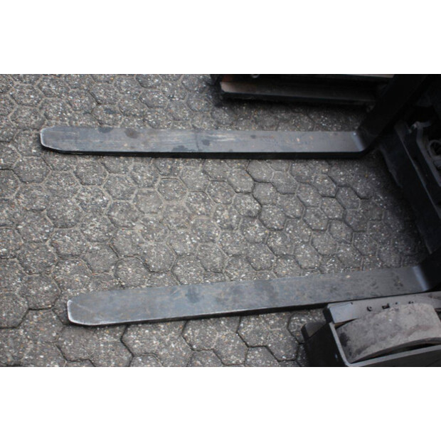 2010 بي تي RRE 200-44146578