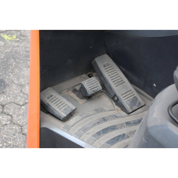 2010 بي تي RRE 200-44146583