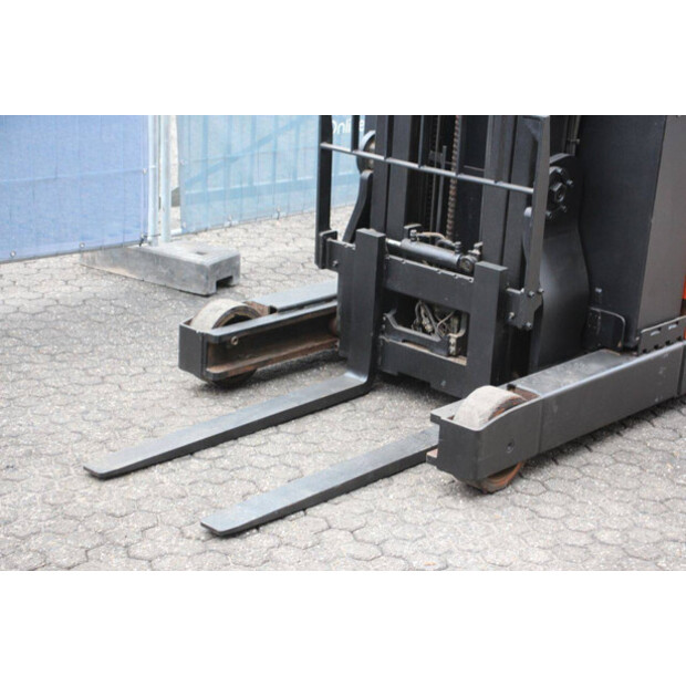 2010 بي تي RRE140-44146601