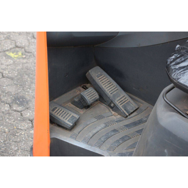 2010 بي تي RRE140-44146607