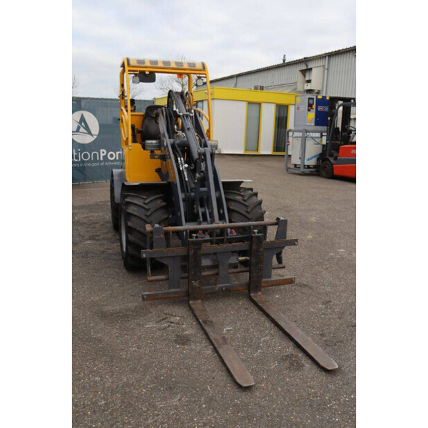 2020 Eurotrac 820/W12S-44146986