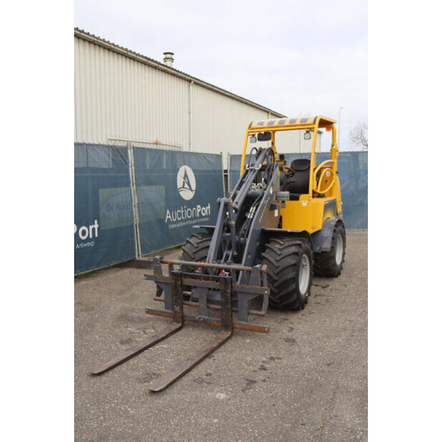 2020 Eurotrac 820/W12S-44146988