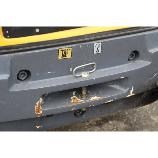 2020 Eurotrac 820/W12S-44147001