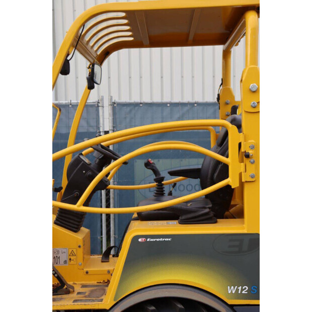 2020 Eurotrac 820/W12S-44147004