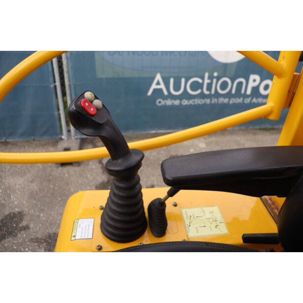 2020 Eurotrac 820/W12S-44147014