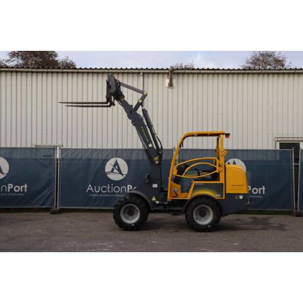 2020 Eurotrac 820/W12S-44147021