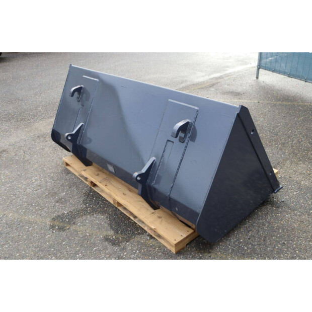 2020 Eurotrac 820/W12S-44147026