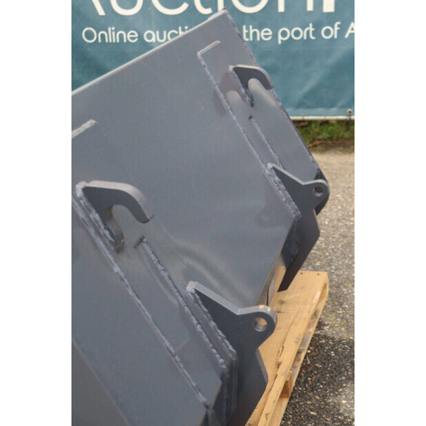 2020 Eurotrac 820/W12S-44147029