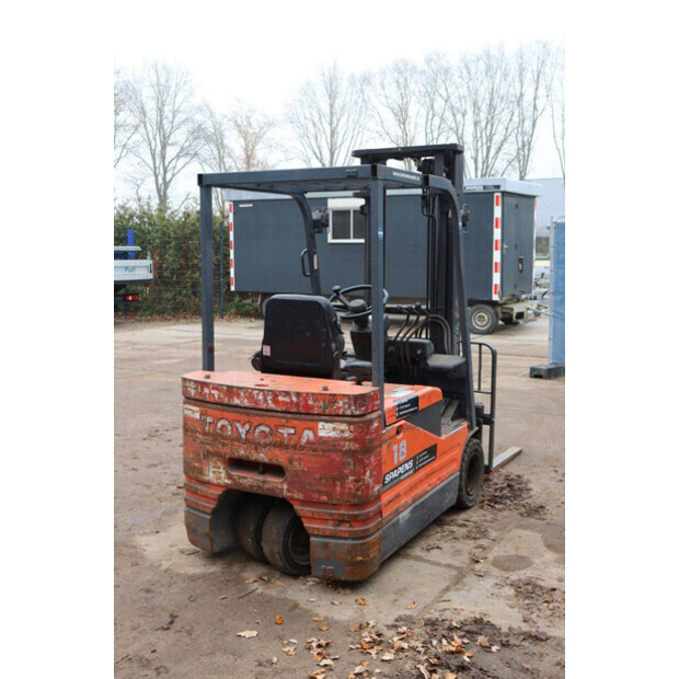 2000 تويوتا 5FBE18-44147475