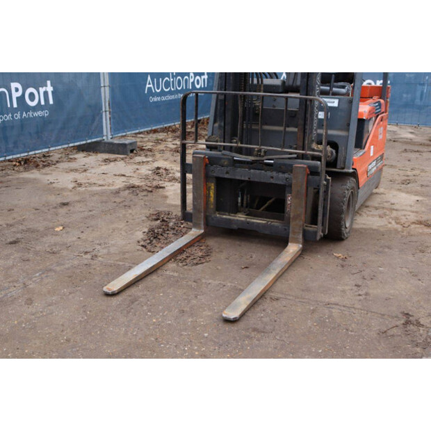 2000 تويوتا 5FBE18-44147479