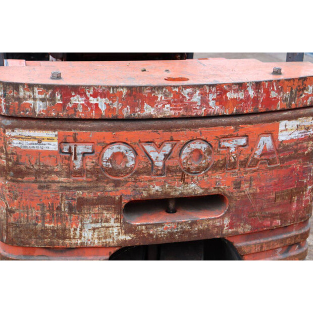 2000 تويوتا 5FBE18-44147489