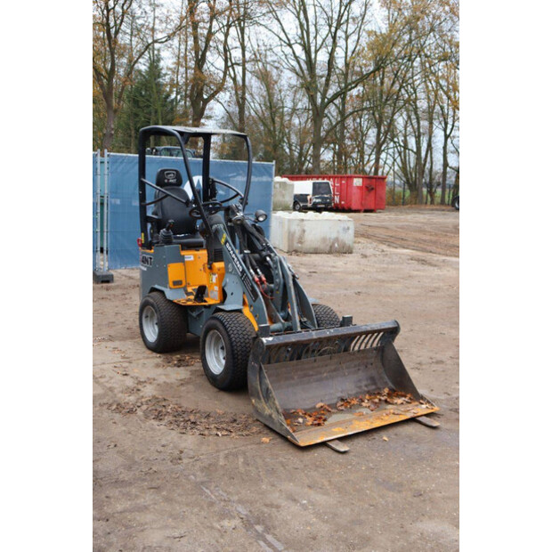 2019 GiANT D254SW-44147747