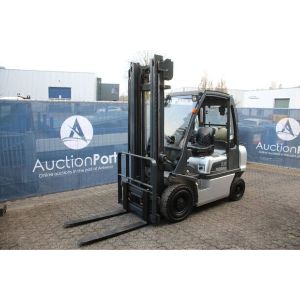 نيسان 25-44147786