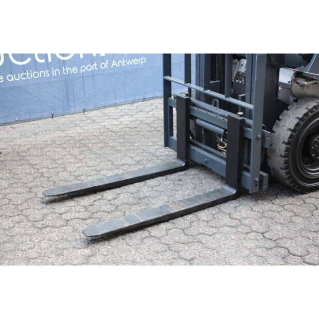 نيسان 25-44147787