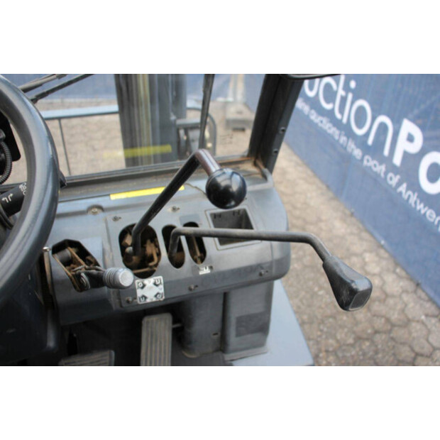 نيسان 25-44147802