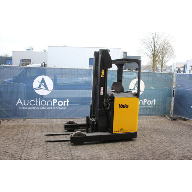 2009 Yale MR16-44147829