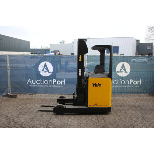 2009 Yale MR16-44147830