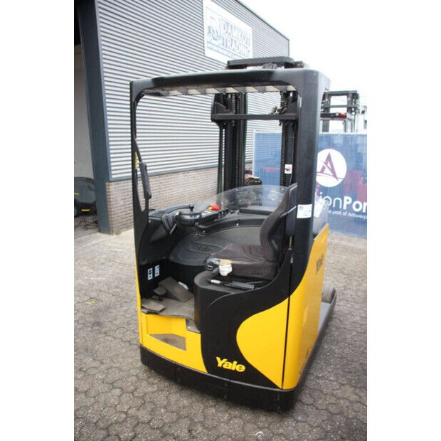 2009 Yale MR16-44147833