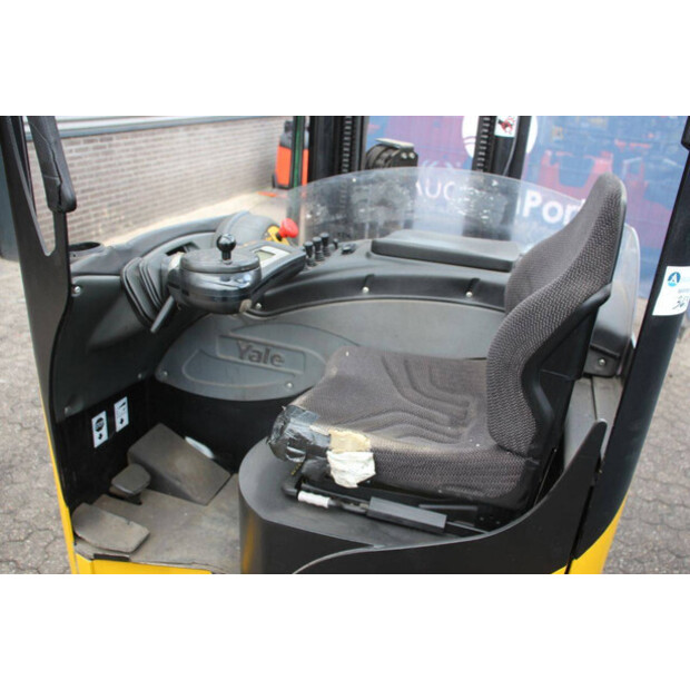 2009 Yale MR16-44147841