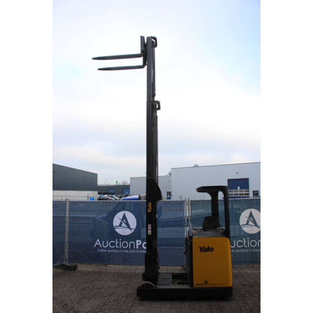 2009 Yale MR16-44147848