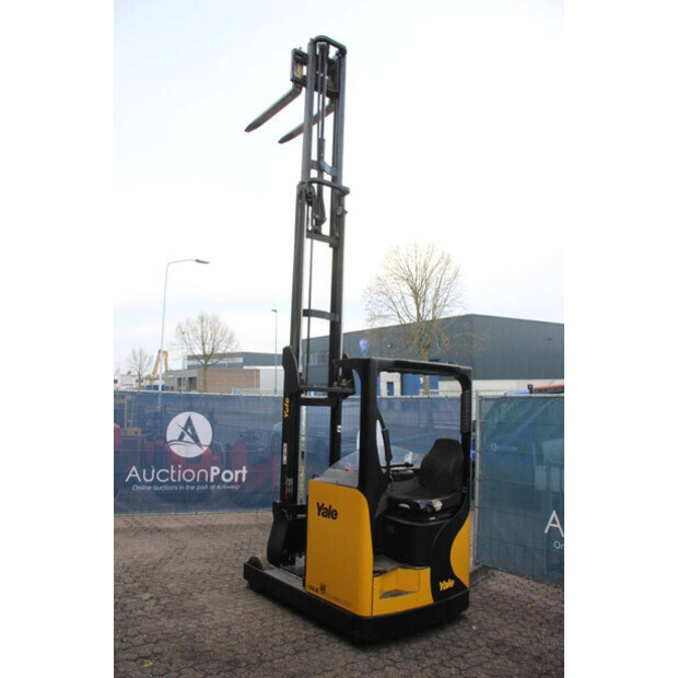 2009 Yale MR16-44147849