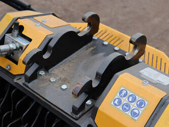 2023-mb-trac-mb-hds307-44147862