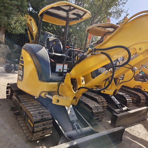 2023 Komatsu PC30-44148671
