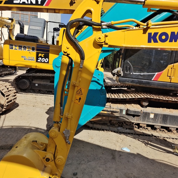 2023 Komatsu PC30-44148672