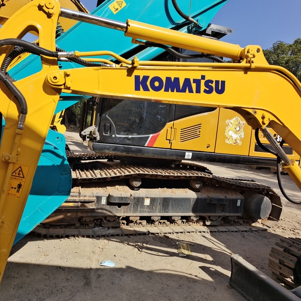 2023 Komatsu PC30-44148673