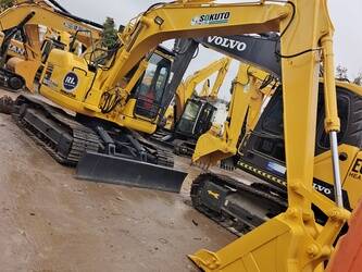 Image for EXCAVATORS 2023 Komatsu PC128US