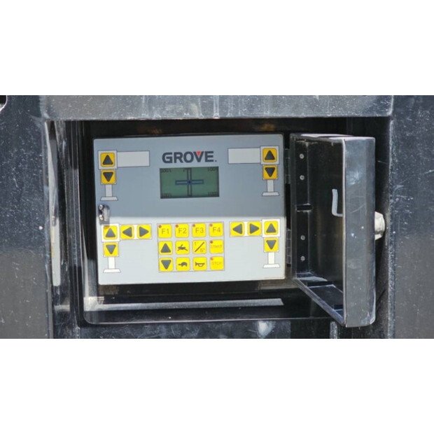 2017 GROVE GMK4100L-1-44149062
