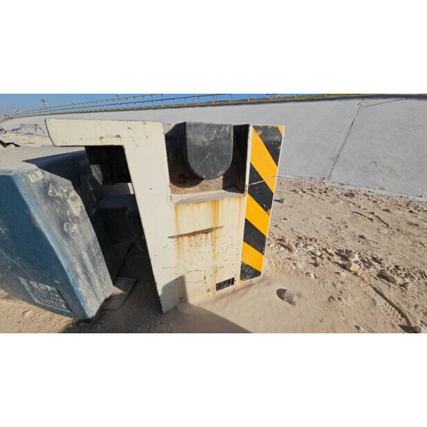 2017 GROVE GMK4100L-1-44149072